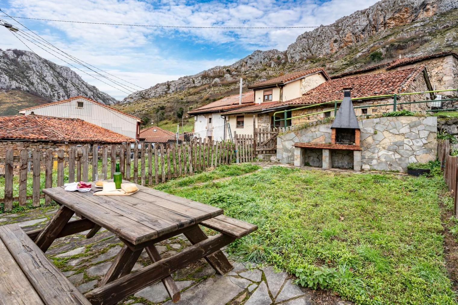 Montegrande Entorno Magico Rodeado De Montanas Apartment La Plaza Exterior foto